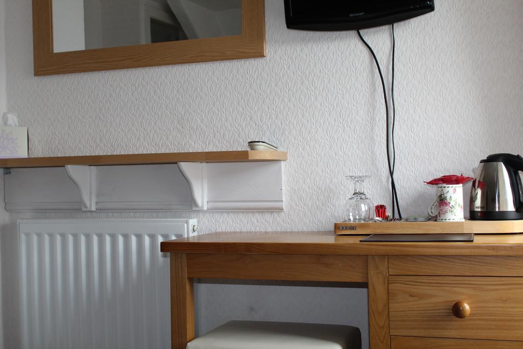 The Bay House Lake View Guest House - Adults Only Bowness-on-Windermere Rum bild