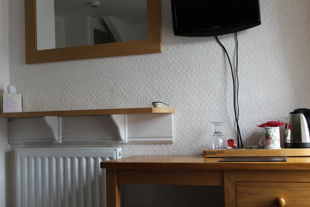 The Bay House Lake View Guest House - Adults Only Bowness-on-Windermere Rum bild